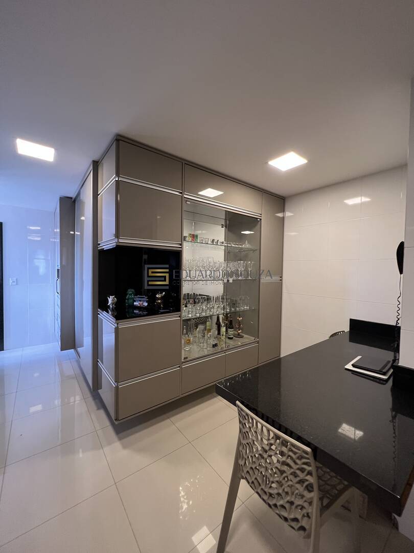 Apartamento à venda com 4 quartos, 150m² - Foto 10