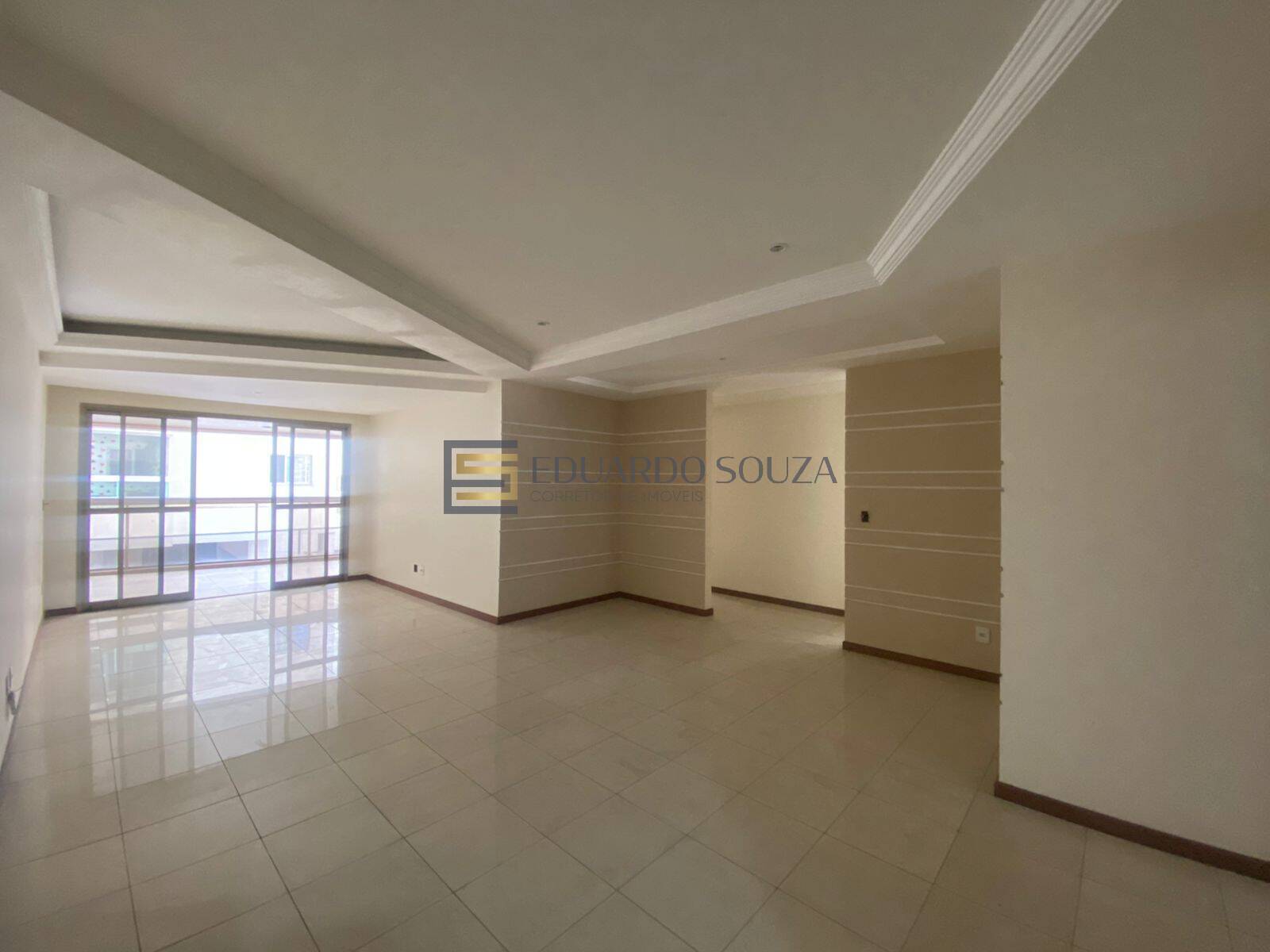 Apartamento à venda com 4 quartos, 143m² - Foto 1