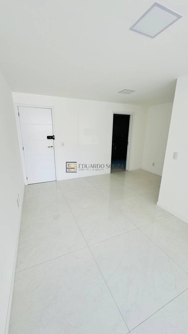 Apartamento à venda com 3 quartos, 105m² - Foto 6