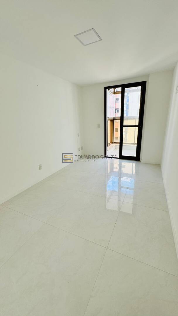 Apartamento à venda com 3 quartos, 105m² - Foto 10