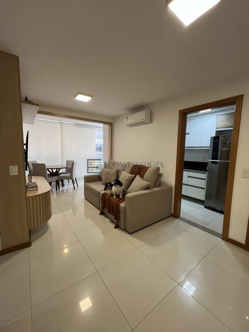 Apartamento à venda com 3 quartos, 100m² - Foto 1